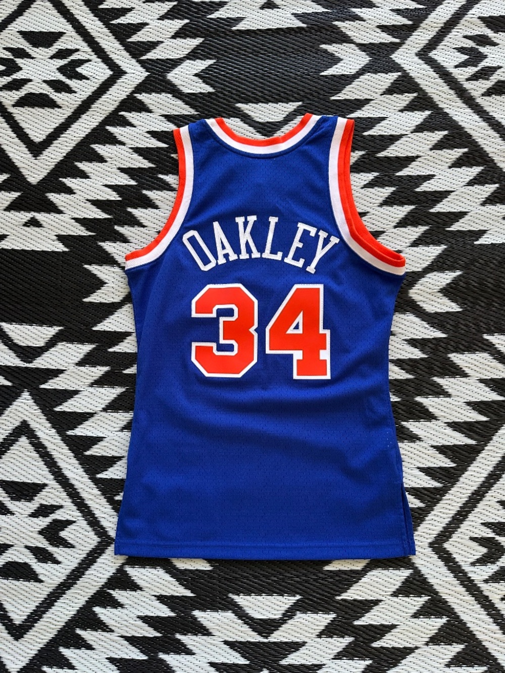New York Knicks MItchell & Ness Oakley Hardwood Classics Basketball Jersey - Picture 2 of 4